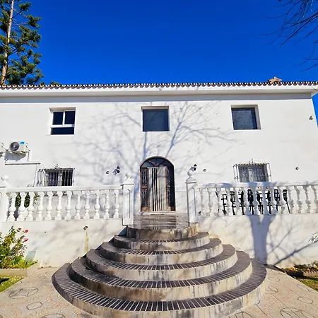 Casa Mama Lola Villa